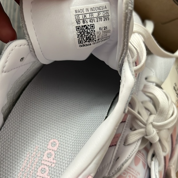 Wome’s Adidas Superstar - White & Pink - Picture 9 of 9